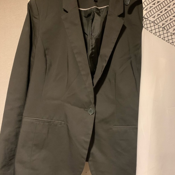 Women’s 3 piece pant suit - Picture 4 of 11